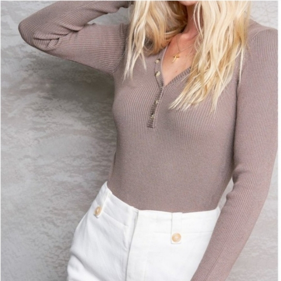 Mocha Long Sleeve Ribbed Knit V-Neck Henley Top - Picture 6 of 10